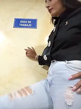 Snapshot of BELLA--26 chatting on March 6, 2025, 8:16 pm BELLA--26 online show from March 6, 2025, 8:16 pm