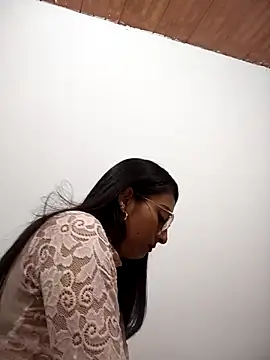 Snapshot of BELLA--26 chatting on March 10, 2025, 5:29 pm BELLA--26 online show from March 10, 2025, 5:29 pm