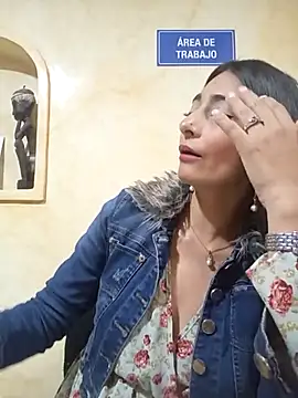 Snapshot of BELLA--26 chatting on March 14, 2025, 8:38 pm BELLA--26 online show from March 14, 2025, 8:38 pm