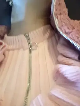 Snapshot of BELLA--26 chatting on March 17, 2025, 3:18 pm BELLA--26 online show from March 17, 2025, 3:18 pm