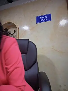 Snapshot of BELLA--26 chatting on September 9, 2025, 1:32 pm BELLA--26 online show from September 9, 2025, 1:32 pm