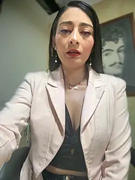 Snapshot of BELLA--26 chatting on September 18, 2025, 1:46 pm BELLA--26 online show from September 18, 2025, 1:46 pm