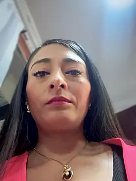 Snapshot of BELLA--26 chatting on October 10, 2025, 1:54 pm BELLA--26 online show from October 10, 2025, 1:54 pm