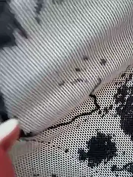 Snapshot of BELLA--26 chatting on October 14, 2025, 1:45 pm BELLA--26 online show from October 14, 2025, 1:45 pm