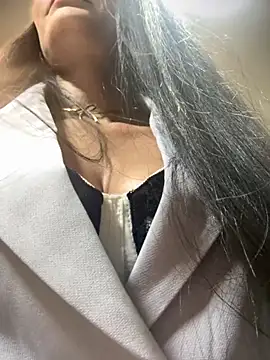 Snapshot of BELLA--26 chatting on October 22, 2025, 2:06 pm BELLA--26 online show from October 22, 2025, 2:06 pm