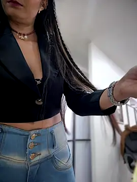 Snapshot of BELLA--26 chatting on November 15, 2025, 12:34 pm BELLA--26 online show from November 15, 2025, 12:34 pm