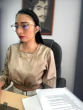 Snapshot of BELLA--26 chatting on November 29, 2025, 12:52 pm BELLA--26 online show from November 29, 2025, 12:52 pm