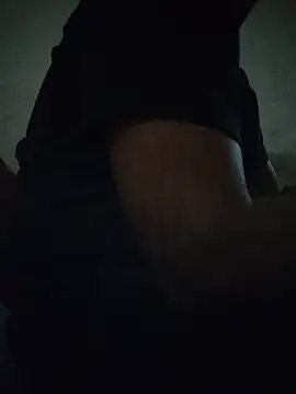 MAGNETICDADDY8 online show from September 16, 2025, 8:32 pm