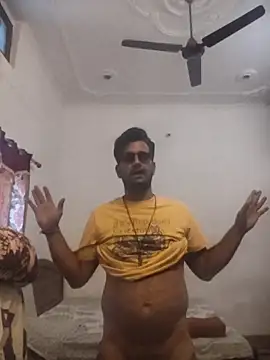 MAGNETICDADDY8 online show from October 31, 2025, 8:37 am