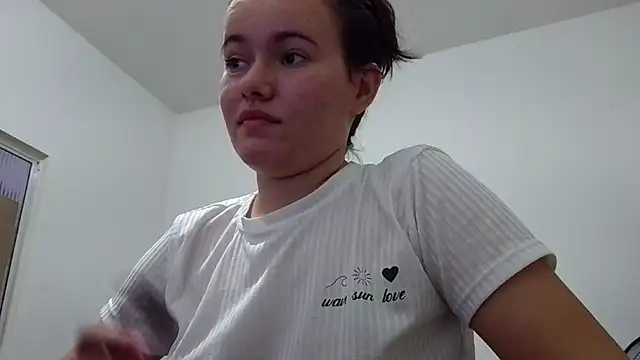 camillebr online show from January 29, 2025, 8:46 pm