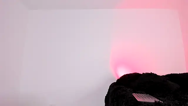 Laurensmith9 online show from March 14, 2025, 12:29 pm