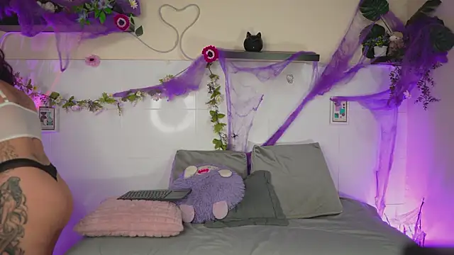 bri cullen online show from October 30, 2025, 2:18 pm