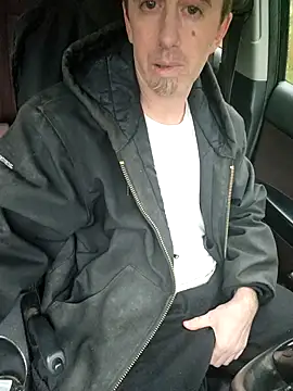 drummer9 online show from October 31, 2025, 11:28 pm