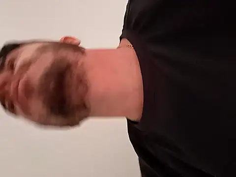 Snapshot of Stefan3392 chatting on November 10, 2025, 8:24 am Stefan3392 online show from November 10, 2025, 8:24 am