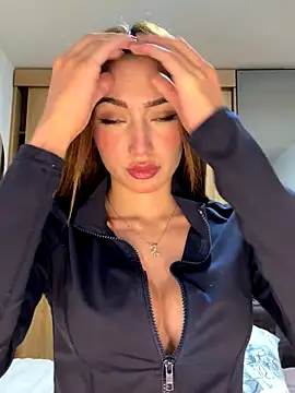 Maddy Jones online show from November 22, 2025, 3:38 am