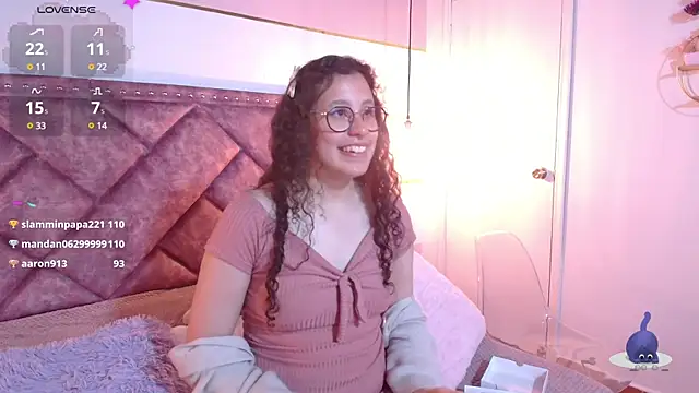 Snapshot of Charlotte__Miller chatting on February 14, 2025, 1:13 am Charlotte Miller online show from February 14, 2025, 1:13 am