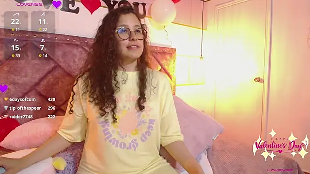 Snapshot of Charlotte__Miller chatting on February 16, 2025, 5:04 am Charlotte Miller online show from February 16, 2025, 5:04 am