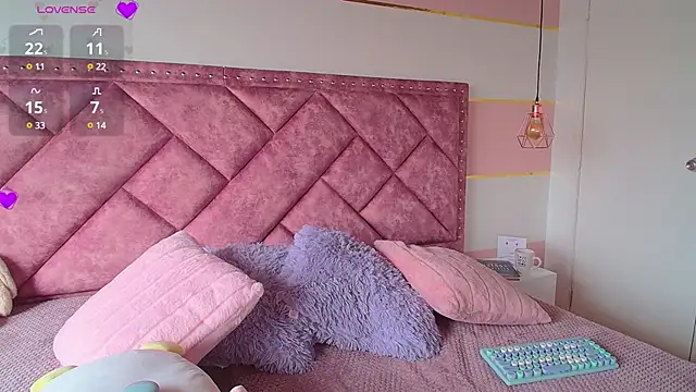 Snapshot of Charlotte__Miller chatting on February 26, 2025, 12:47 pm Charlotte Miller online show from February 26, 2025, 12:47 pm