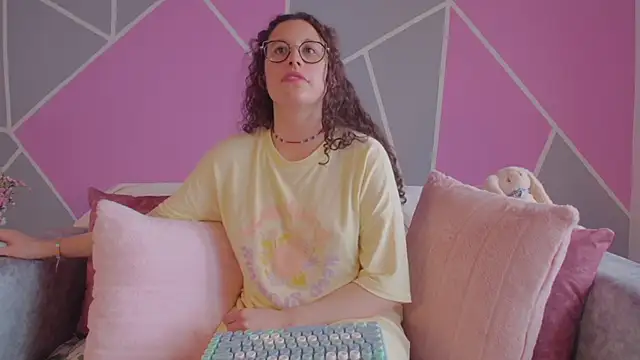 Snapshot of Charlotte__Miller chatting on March 13, 2025, 7:06 pm Charlotte Miller online show from March 13, 2025, 7:06 pm