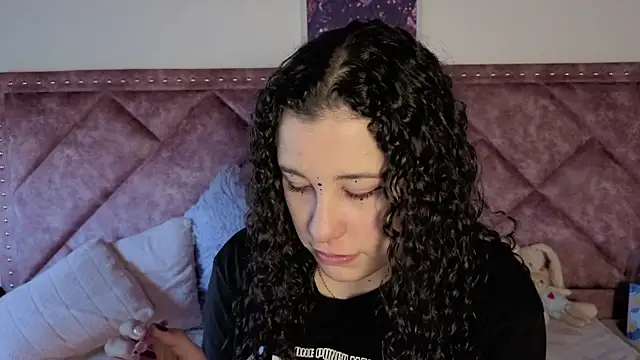 Snapshot of Charlotte__Miller chatting on September 9, 2025, 11:43 am Charlotte Miller online show from September 9, 2025, 11:43 am