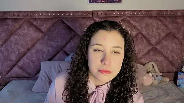 Snapshot of Charlotte__Miller chatting on September 10, 2025, 11:43 am Charlotte Miller online show from September 10, 2025, 11:43 am