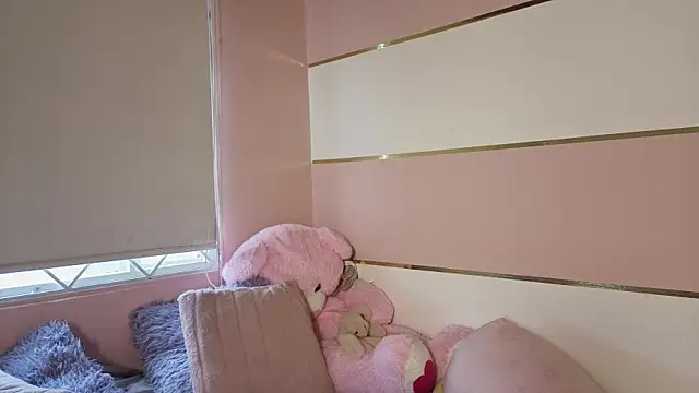 Snapshot of Charlotte__Miller chatting on October 25, 2025, 11:40 am Charlotte Miller online show from October 25, 2025, 11:40 am