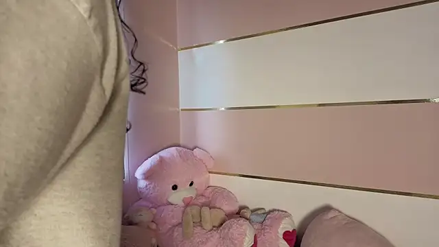 Snapshot of Charlotte__Miller chatting on November 3, 2025, 11:33 am Charlotte Miller online show from November 3, 2025, 11:33 am