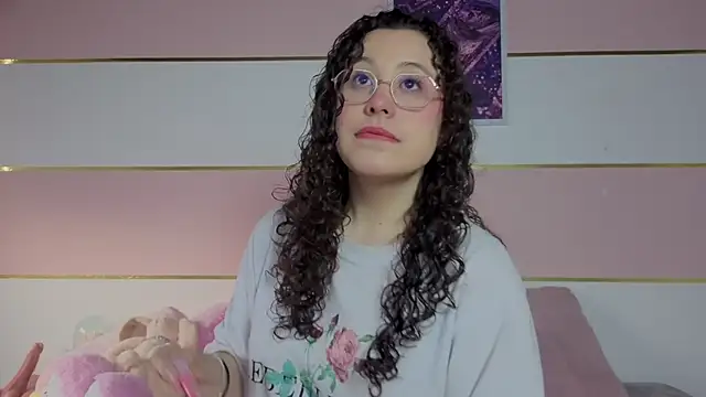 Snapshot of Charlotte__Miller chatting on November 21, 2025, 11:31 am Charlotte Miller online show from November 21, 2025, 11:31 am