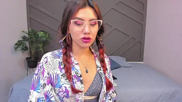 Snapshot of iriis_rosse chatting on January 30, 2025, 8:31 pm iriis rosse online show from January 30, 2025, 8:31 pm