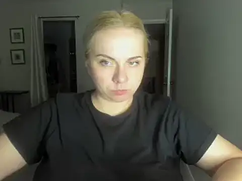 HappyIva online show from November 17, 2025, 7:47 am