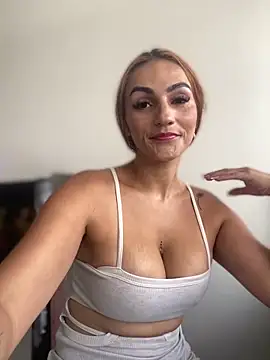 Snapshot of Samantha_bigboobs chatting on January 9, 2025, 7:40 pm Samantha bigboobs online show from January 9, 2025, 7:40 pm