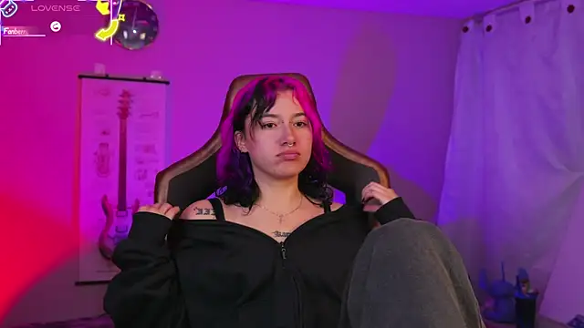 Snapshot of _zephyr_ chatting on October 2, 2025, 3:46 am zephyr online show from October 2, 2025, 3:46 am