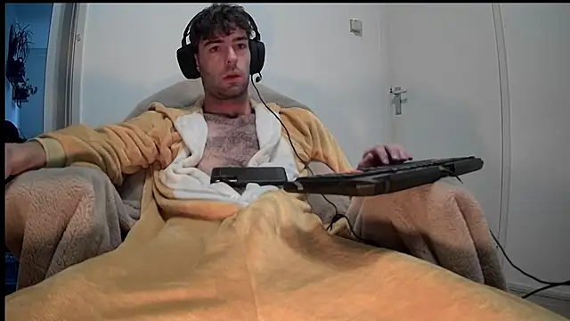 Snapshot of onesieboyx chatting on January 14, 2025, 9:13 am onesieboyx online show from January 14, 2025, 9:13 am