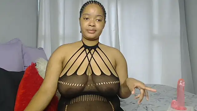 Snapshot of sexytinashe21 chatting on January 13, 2025, 1:17 pm sexytinashe21 online show from January 13, 2025, 1:17 pm