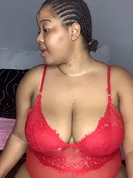 Snapshot of sexytinashe21 chatting on October 18, 2025, 6:30 pm sexytinashe21 online show from October 18, 2025, 6:30 pm