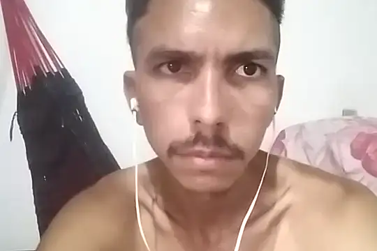 MagrinhoSaradoo online show from February 14, 2025, 4:04 am