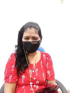 Snapshot of Lucky-Deepthi chatting on February 18, 2025, 9:31 pm Lucky-Deepthi online show from February 18, 2025, 9:31 pm