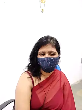 Snapshot of Lucky-Deepthi chatting on February 26, 2025, 8:54 pm Lucky-Deepthi online show from February 26, 2025, 8:54 pm