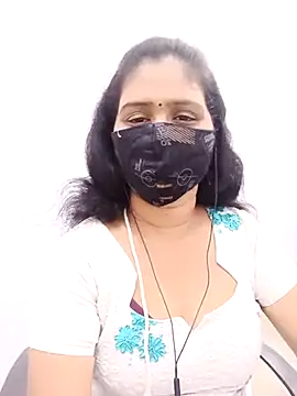 Snapshot of Lucky-Deepthi chatting on March 11, 2025, 5:35 pm Lucky-Deepthi online show from March 11, 2025, 5:35 pm