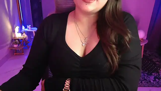 Snapshot of Mitikaa chatting on November 1, 2025, 2:08 pm Mitikaa online show from November 1, 2025, 2:08 pm