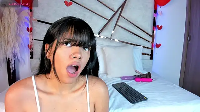 ssofijohnsonx online show from February 23, 2025, 10:17 am