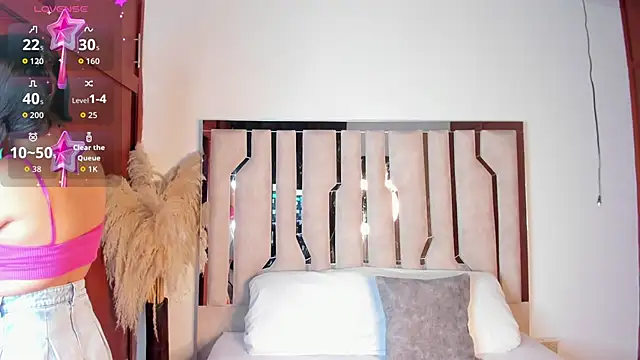 ssofijohnsonx online show from November 29, 2025, 1:03 pm