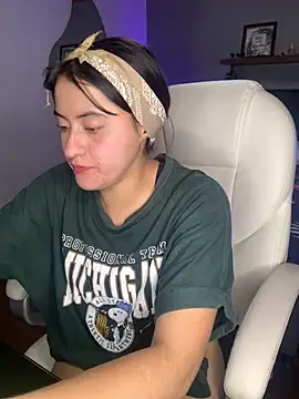 Camila pinkk online show from February 26, 2025, 5:17 pm