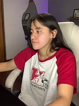 Camila pinkk online show from March 1, 2025, 8:31 pm