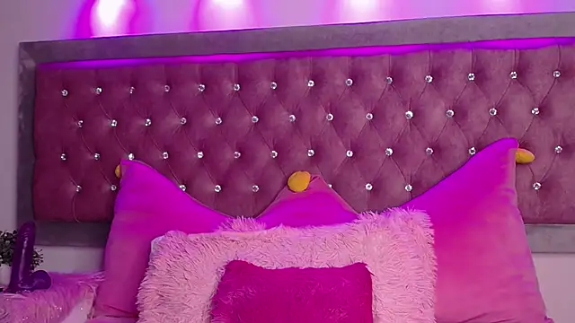 Snapshot of Silver_Rosex chatting on January 15, 2025, 7:15 am Silver Rosex online show from January 15, 2025, 7:15 am