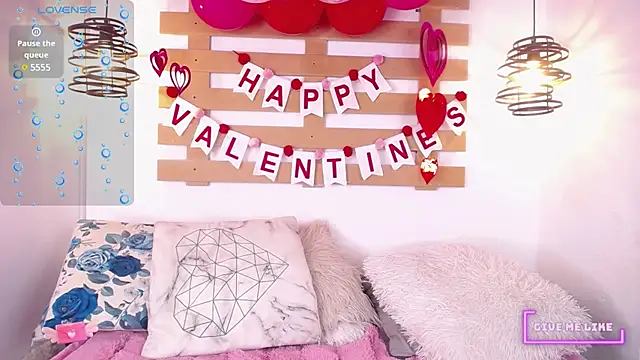 Snapshot of Silver_Rosex chatting on February 13, 2025, 10:23 am Silver Rosex online show from February 13, 2025, 10:23 am