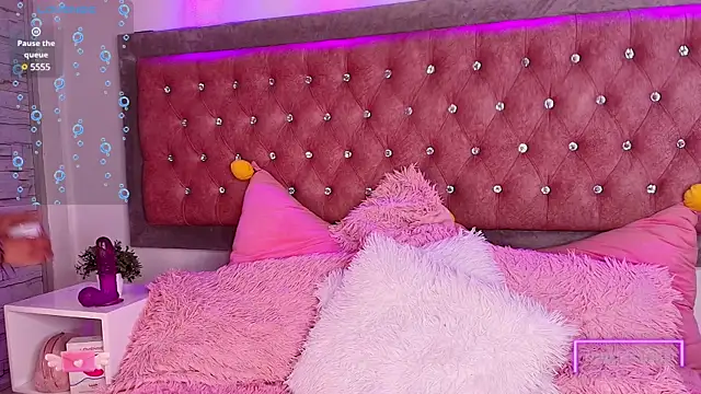 Snapshot of Silver_Rosex chatting on March 5, 2025, 10:11 am Silver Rosex online show from March 5, 2025, 10:11 am