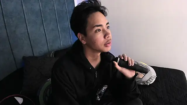 AlecLightwood  online show from January 5, 2025, 9:36 pm