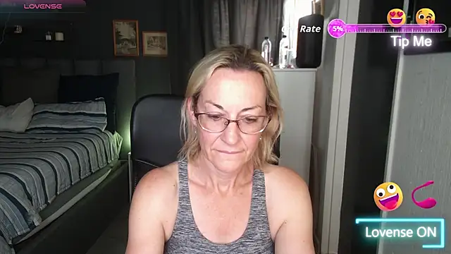 Snapshot of boeslaboes1 chatting on September 14, 2025, 6:01 am boeslaboes1 online show from September 14, 2025, 6:01 am