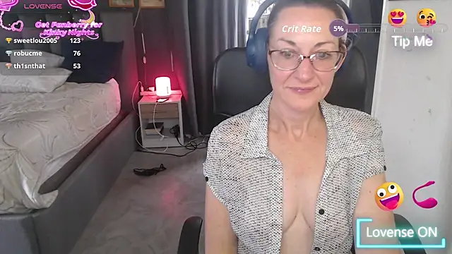 Snapshot of boeslaboes1 chatting on December 14, 2025, 2:33 pm boeslaboes1 online show from December 14, 2025, 2:33 pm